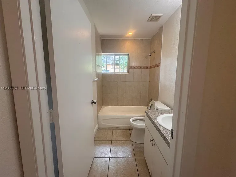3342 NW 9th Ave #3344 — Photo 6