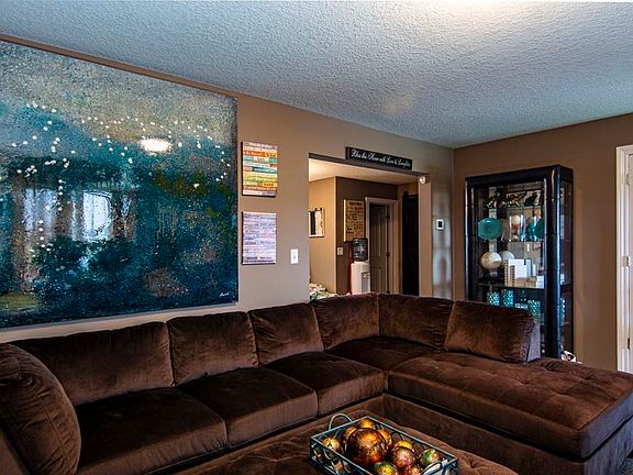 3rd image of 4124 Basswood Dr