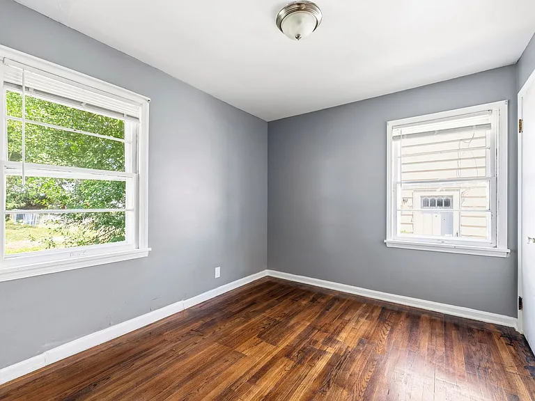 988 Glenside Ave — Photo 12