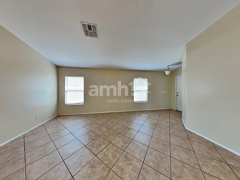 17180 W Port Royale Ln — Photo 4
