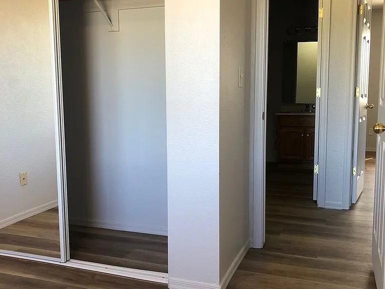 3523 N Dale Dr — Photo 17