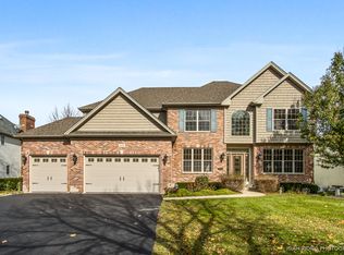 824 Edgewood Ct, Sugar Grove, IL 60554
