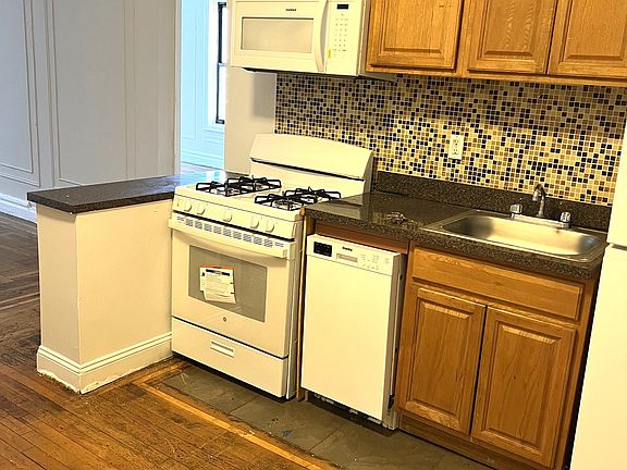 4th image of 2133 Wallace Ave APT 217