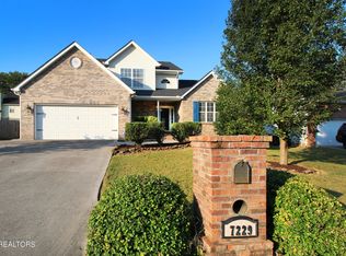 7229 Autumn View Ln, Powell, TN 37849
