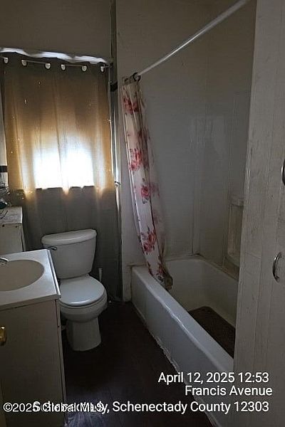 4th image of 810 francis Avenue