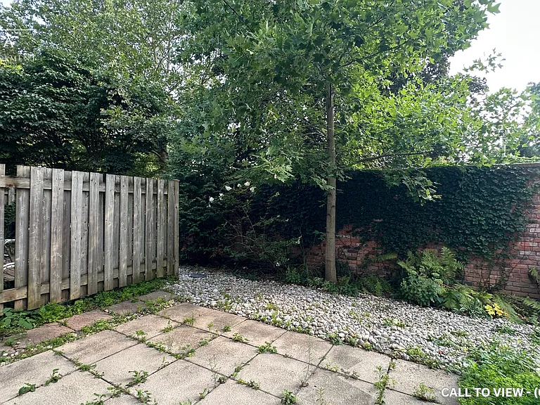 1415 Commissioners Rd W #2 — Photo 16