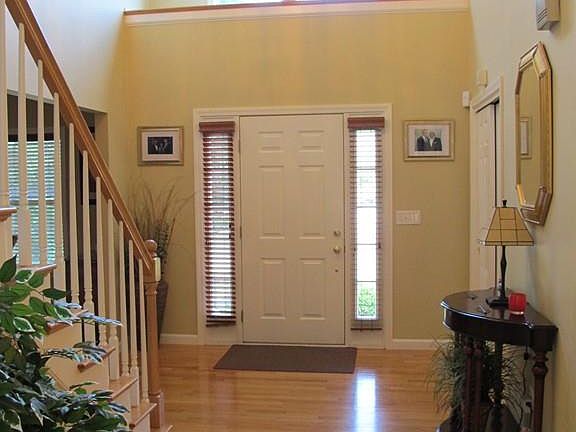 3rd image of 170 Connie Ln