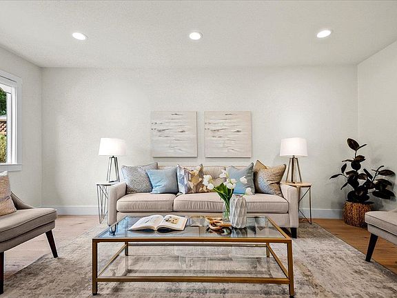 5th image of 147 Arroyo Grande Way