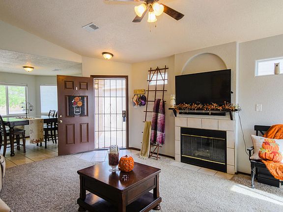 5th image of 8404 Vista Serena Ln SW