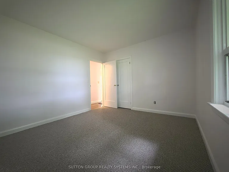 998 King Rd — Photo 18
