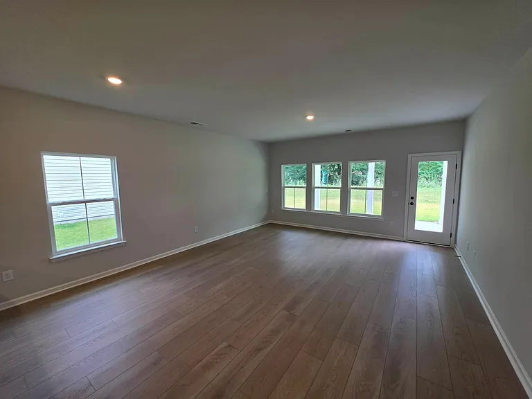 327 Kindred Spirits Dr — Photo 12