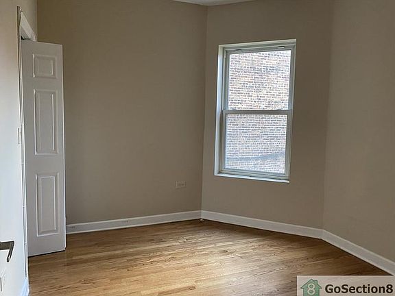 5th image of 4626 S Lake Park Ave APT 2E