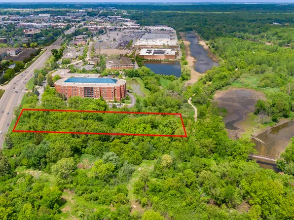 25043 N State Route 21, Vernon Hills, IL 60061