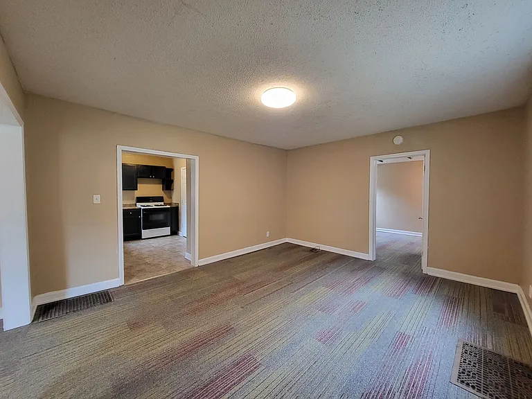 1267 Stewart St — Photo 4