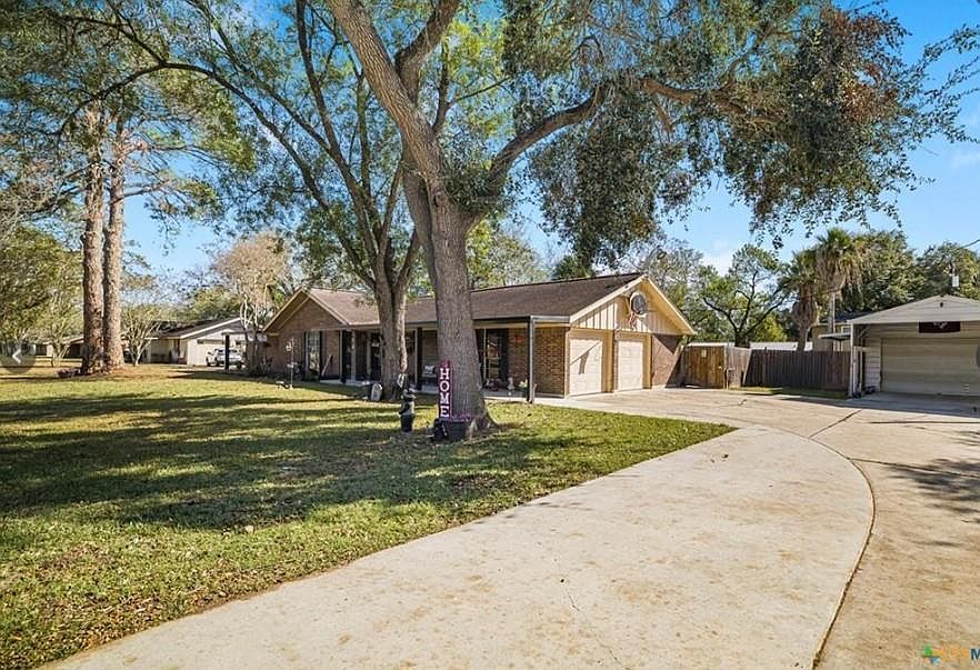 1st image of 204 Brooks Rd