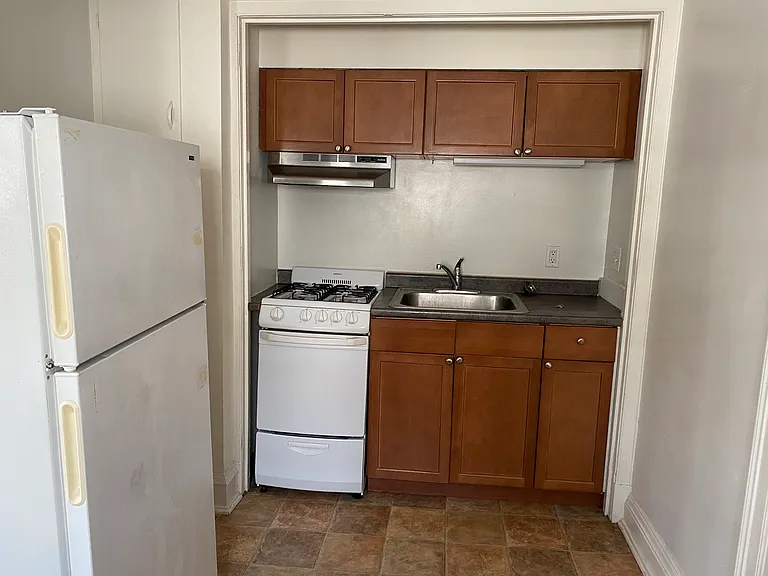 195 W City Ave #B8 — Photo 8