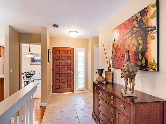 2nd image of 2 Buttercup Ln
