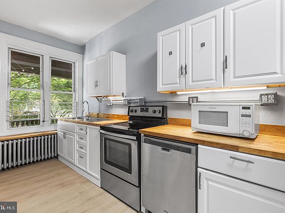 3rd image of 4947 Catharine St