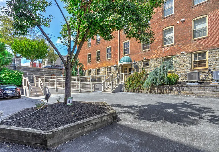 247 N Shippen St #410 — Photo 3