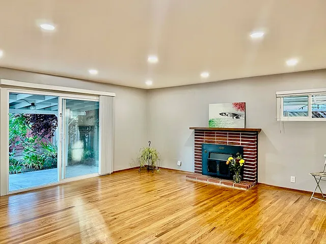 1971 Briarwood Dr Santa Clara living room