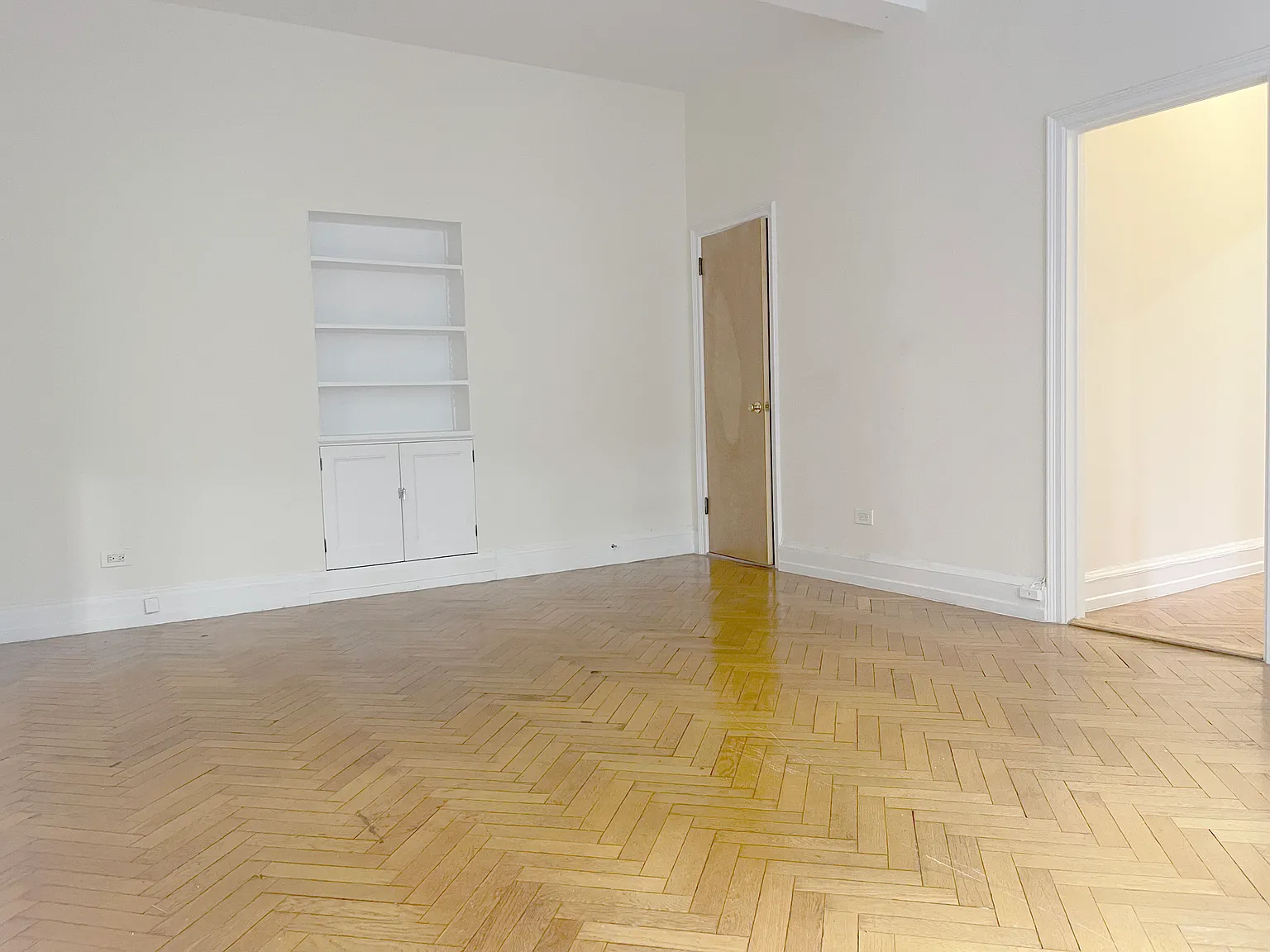 37 West 72nd Street — Photo 2