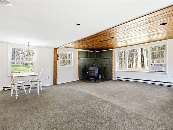 3rd image of 133 Lakeview Rd