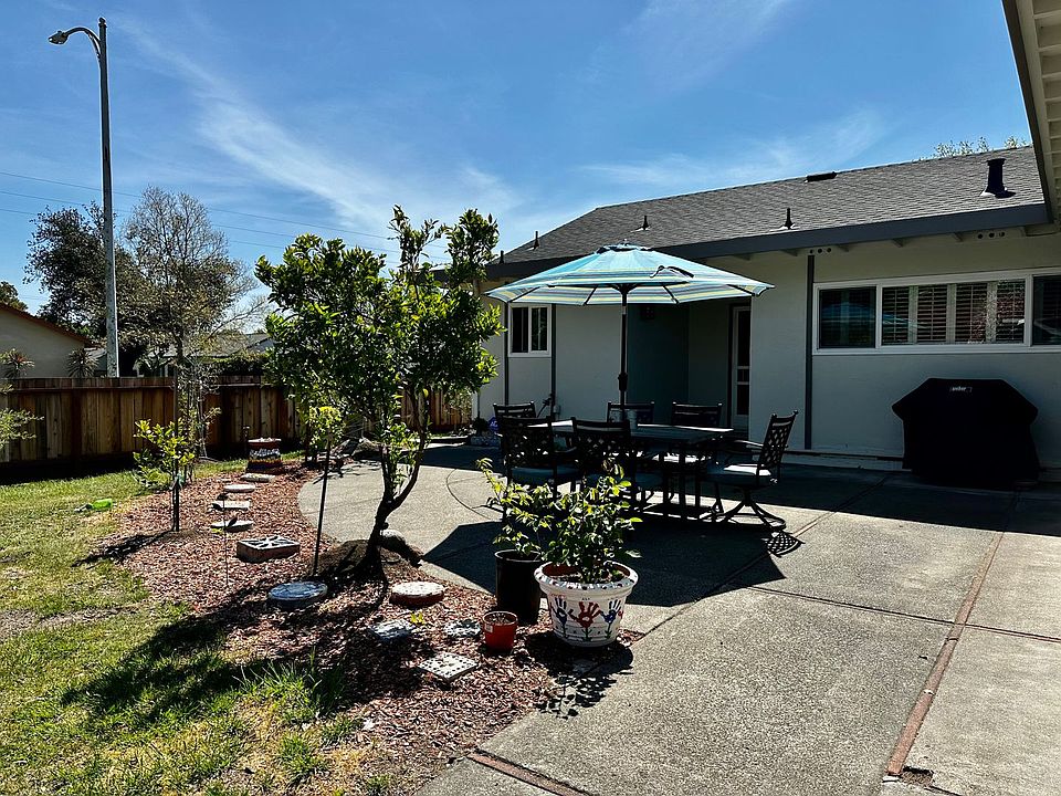 1st image of 36 Temelec Cir