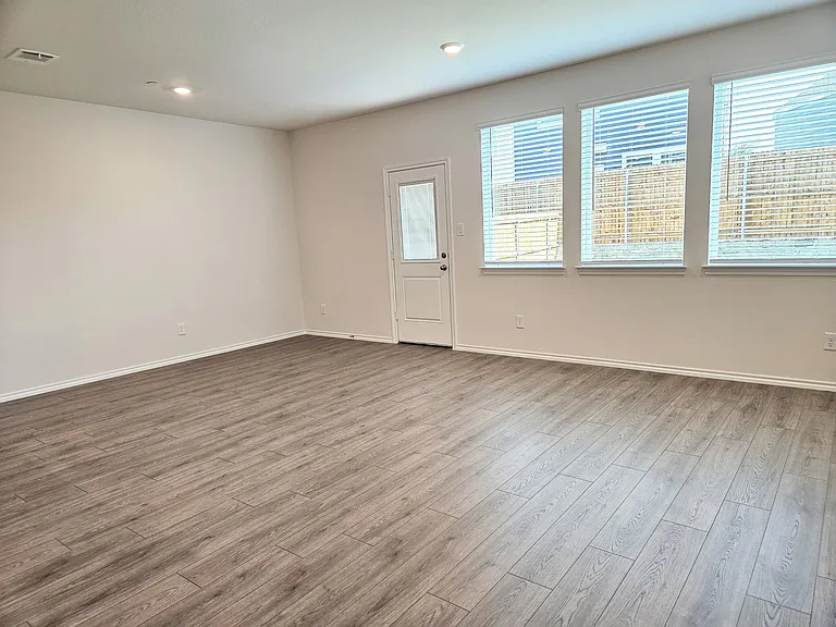 213 Arbor Dr — Photo 12
