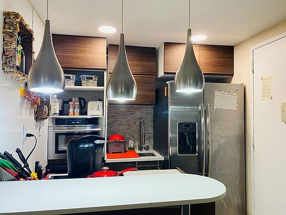 2nd image of 150 W 51st St #1828DC