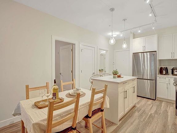 3rd image of 20356 72b Ave #114