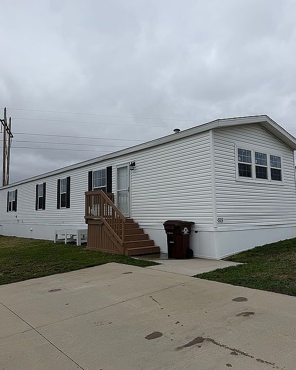 1st image of 515 Chestnut Trl