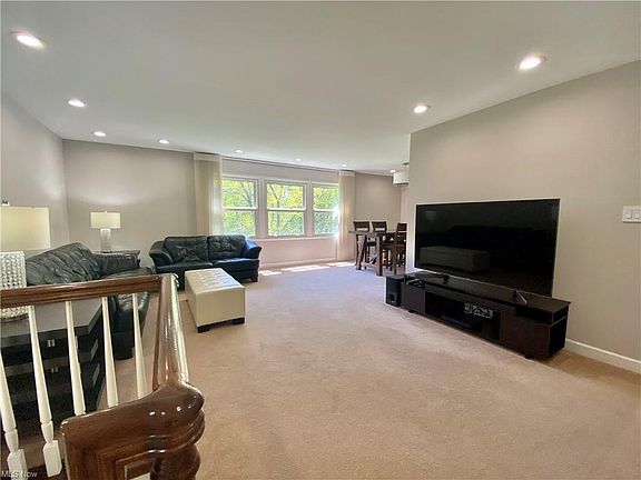 2nd image of 2480 Coronado Ave