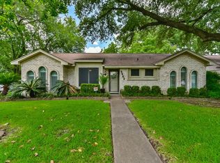9642 Lawngate Dr, Houston, TX 77080