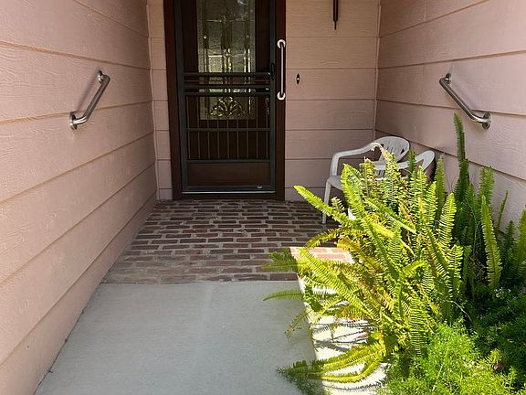 3rd image of 106 White Sands Dr