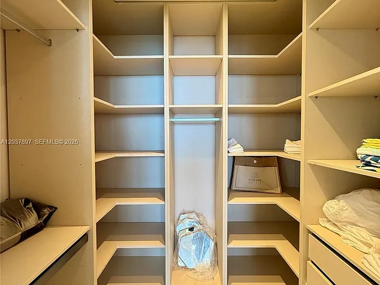 700 NE 24th St #1002 — Photo 12