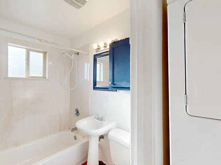 Renovated & Loaded 2 Bed Apts in Ridgecrest- Best Nat. Light in ABQ — Photo 12