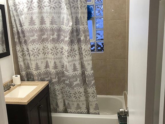 3rd image of 3504 N Oriole Ave #1