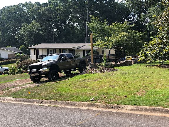 3rd image of 4300 Parkview Dr