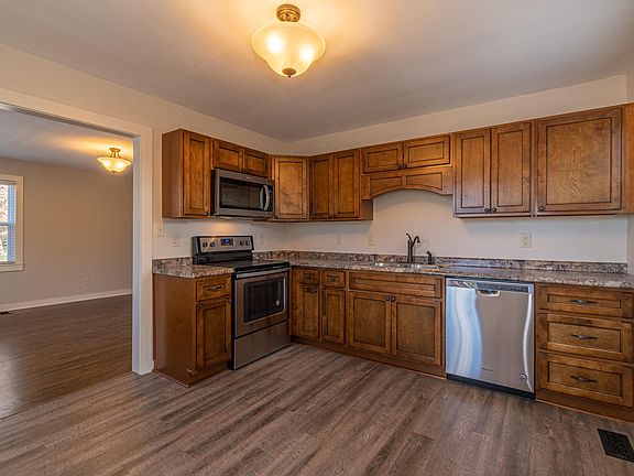 3rd image of 2303 Kantebury Dr