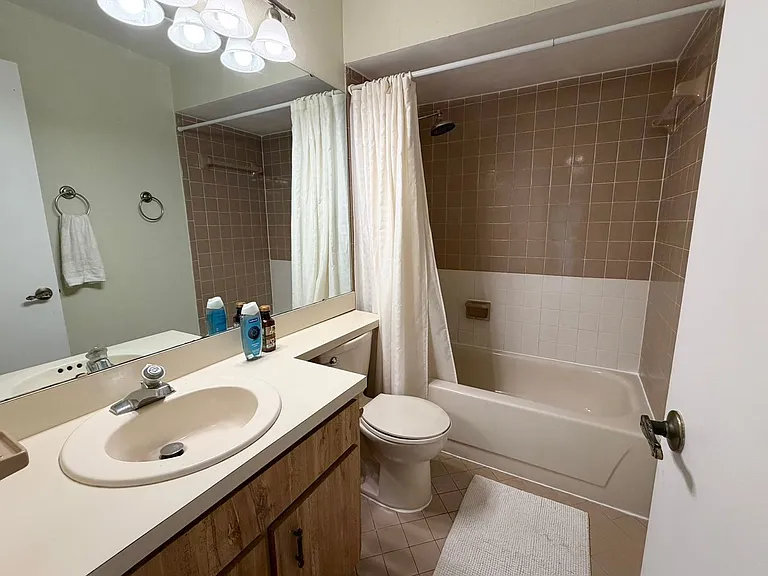2570 Shadybranch Dr — Photo 12