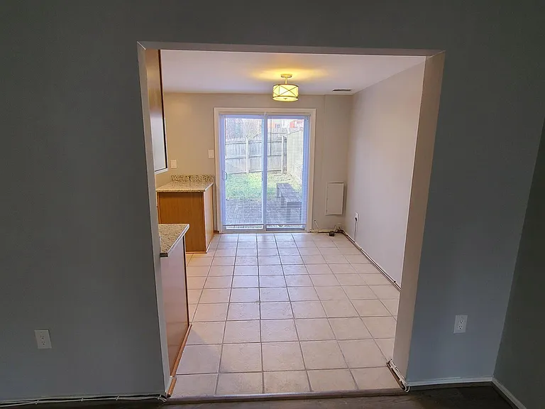 10724 Lester St — Photo 11