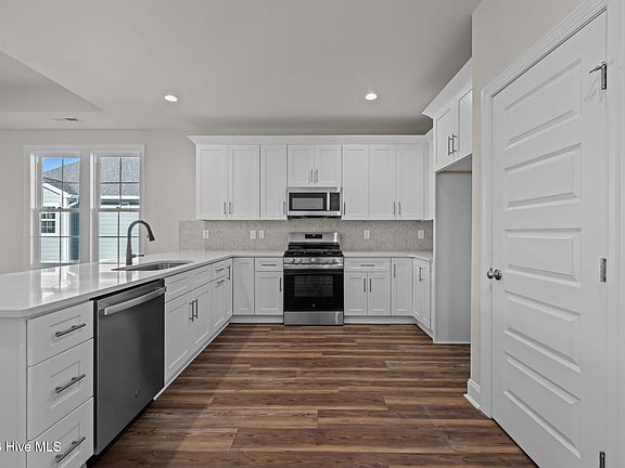 5th image of 1007 Aston Way