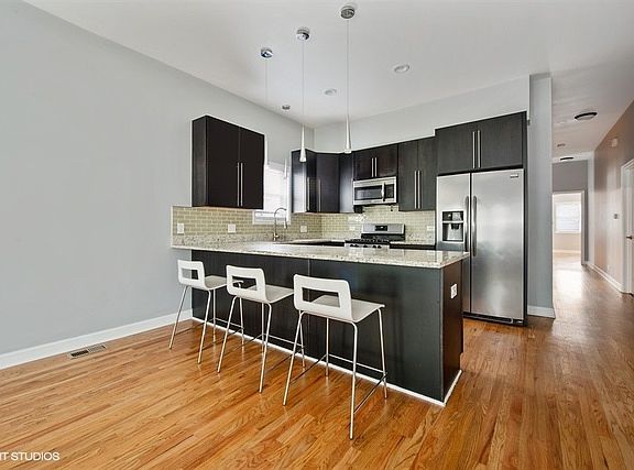 4th image of 3138 N Sawyer Ave APT 1