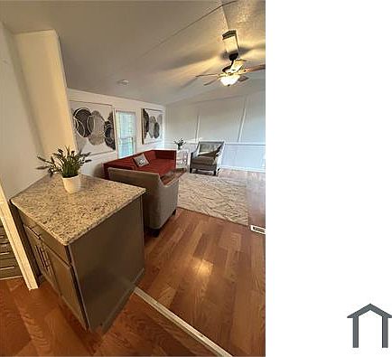 3rd image of 10115 Northview Dr