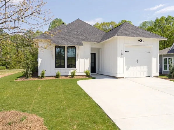 201 Summer St, Opelika, AL 36801