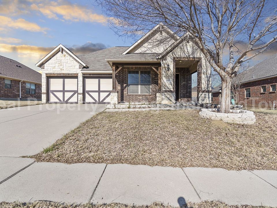 1st image of 941 Casa Grandes Dr