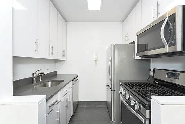 Rented by Charles H. Greenthal Management Corp | media 3