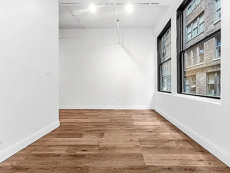 255 W 36th St #606 — Photo 9