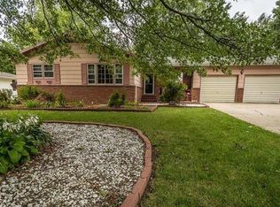 6 Brookside Ln, Ottawa, KS 66067