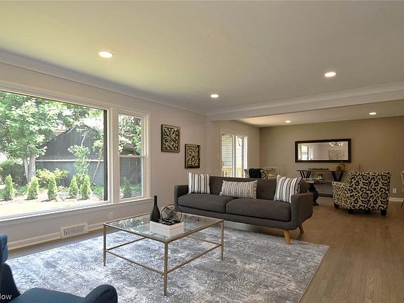 2nd image of 2615 University Blvd